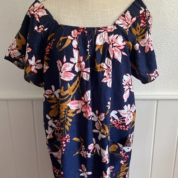 Nicole Miller Smocked Linen Blend Dress. - Picture 3 of 7